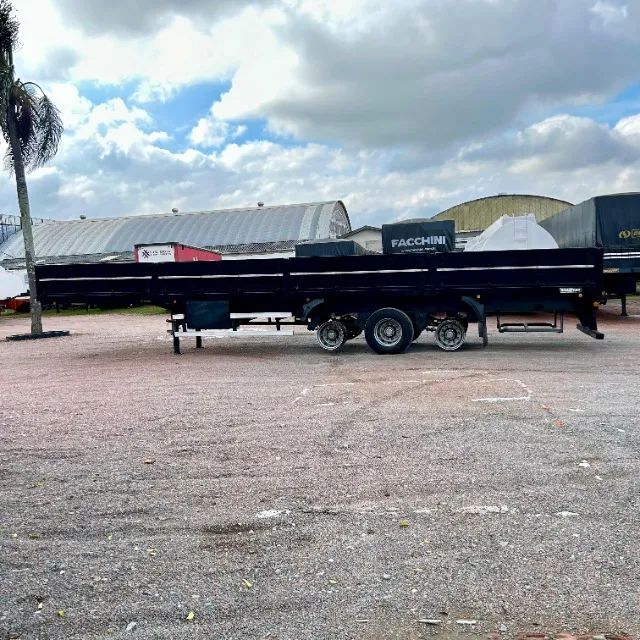 Carreta Grade Baixa/carga seca Rodofort Assoalho Ferro 2013 12,40m c/ 12 pinos conteiner - Foto 7