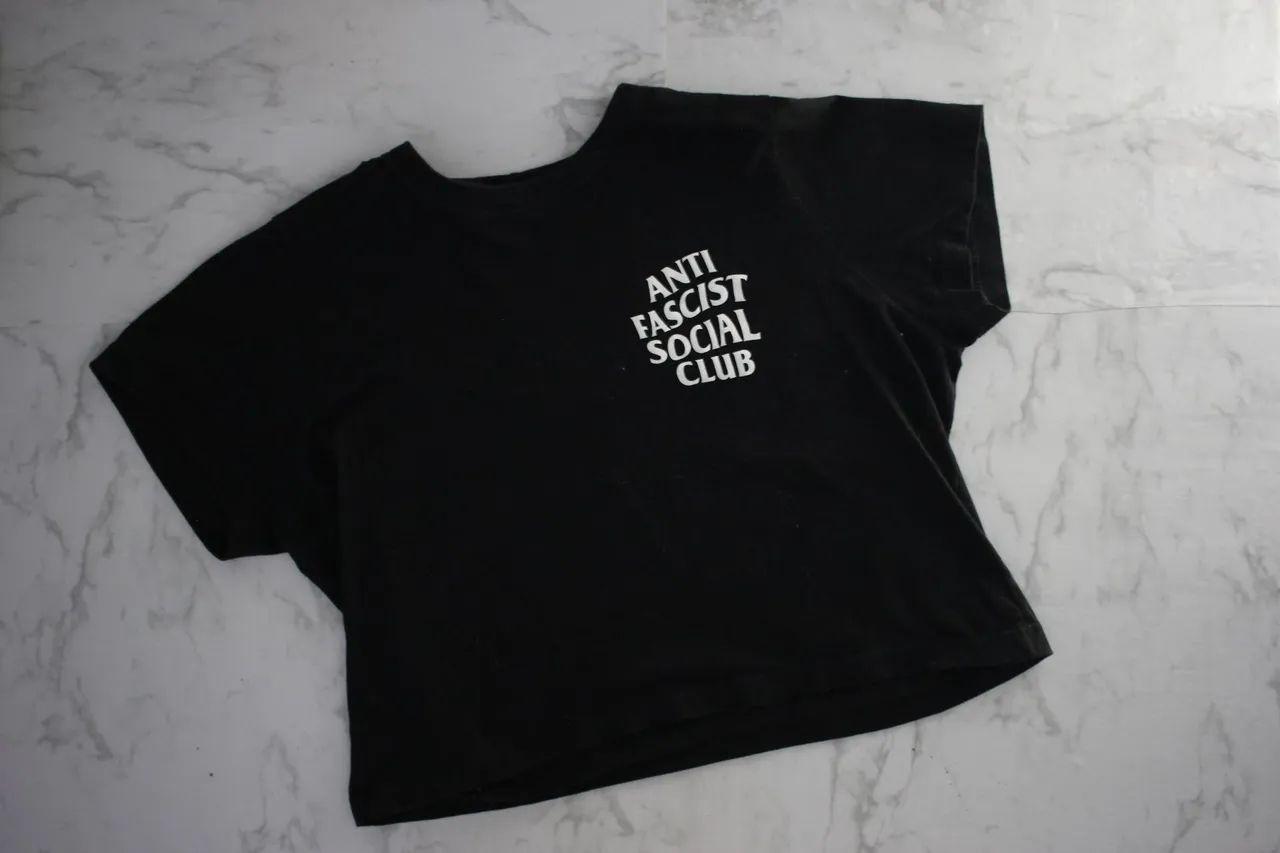 Blusa cropped ANTIFA social club - Foto 2