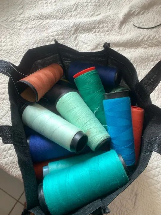 Sacola com diversas linhas 