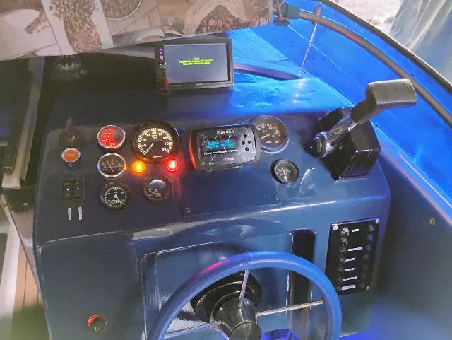 LANCHA CIMITARRA CABINADA 25 PÉS - Foto 9