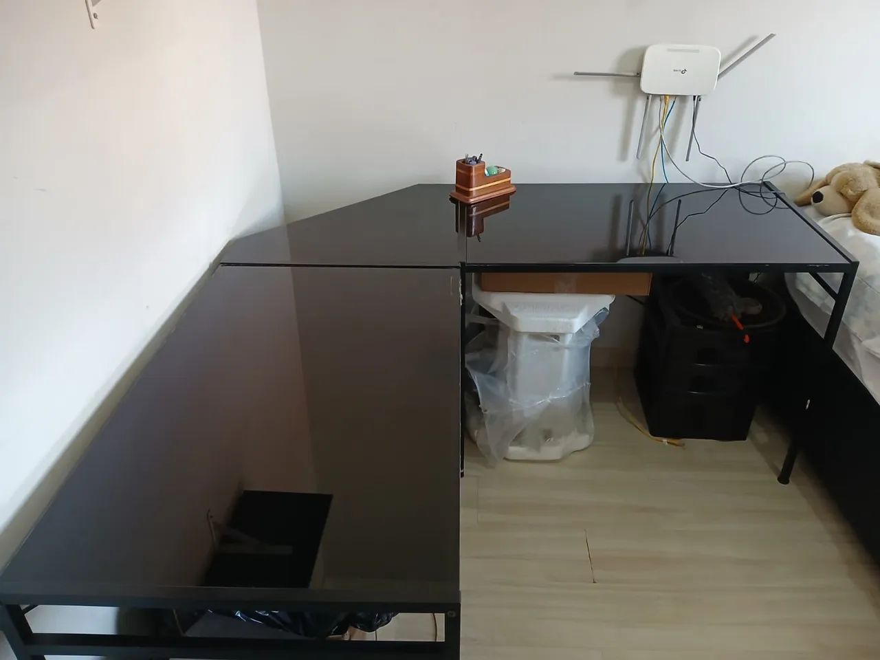 Mesa de vidro em L