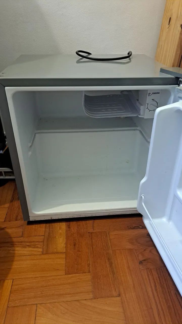 FRIGOBAR MIDEA 45L, NÃO FUNCIONA - Foto 3