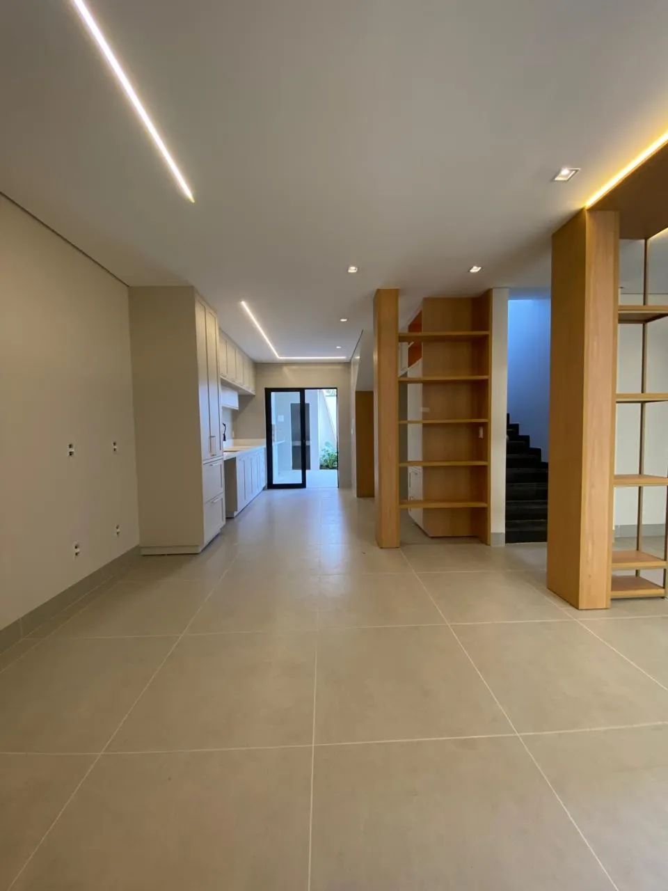 4 Suites Plenas, Sendo 1 Master Com Closet e Varanda  - Foto 3
