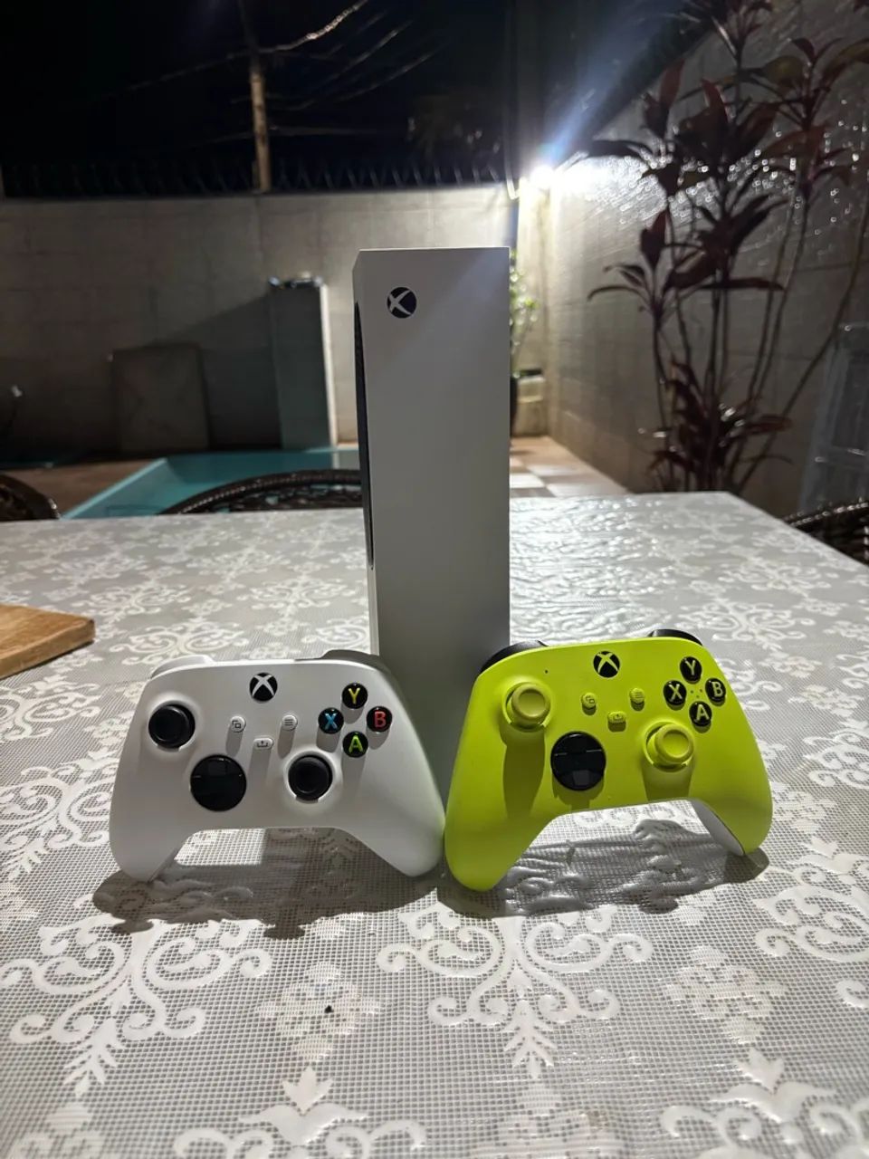Xbox series S + 2 controles 