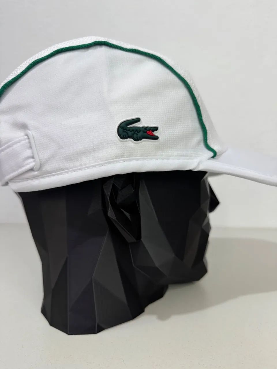 Boné LC - Branco com linha verde - Foto 2