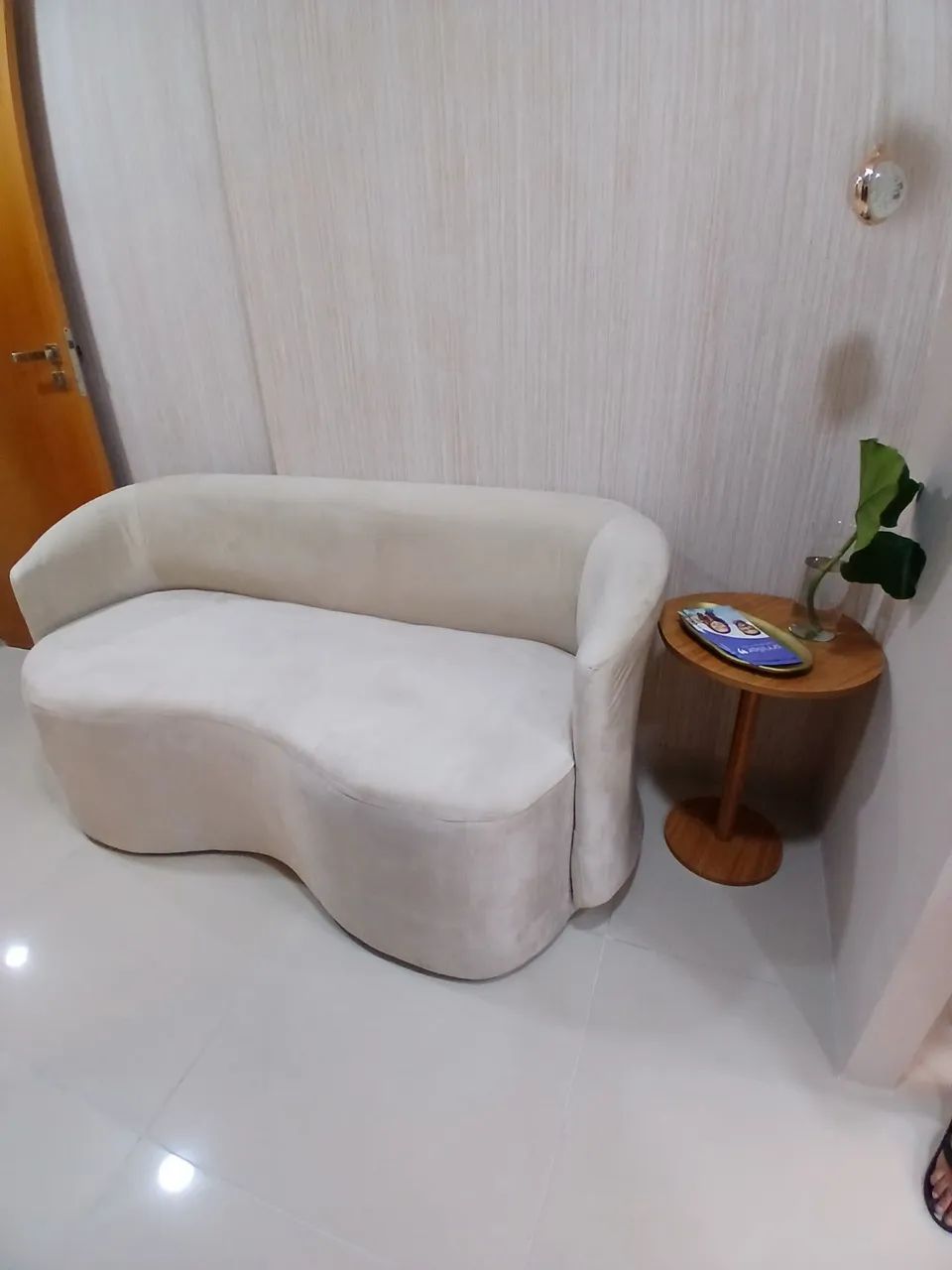 Sofa arcanico moderno 