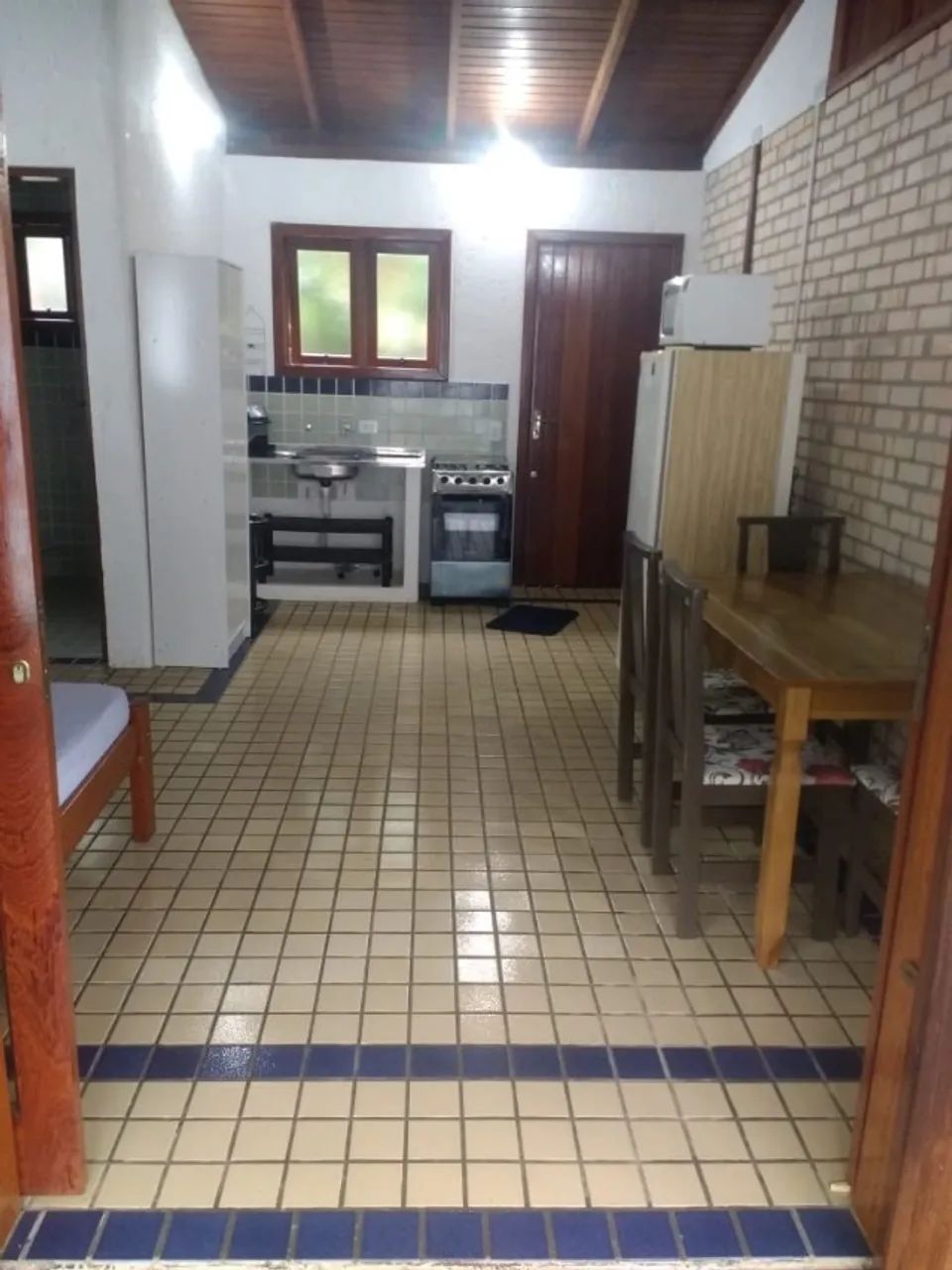 KITNET ANUAL  PRAIA SANTINHO -  Mobiliada; Iluminada; Ventilada;  Varanda   e   Estacionam - Foto 5