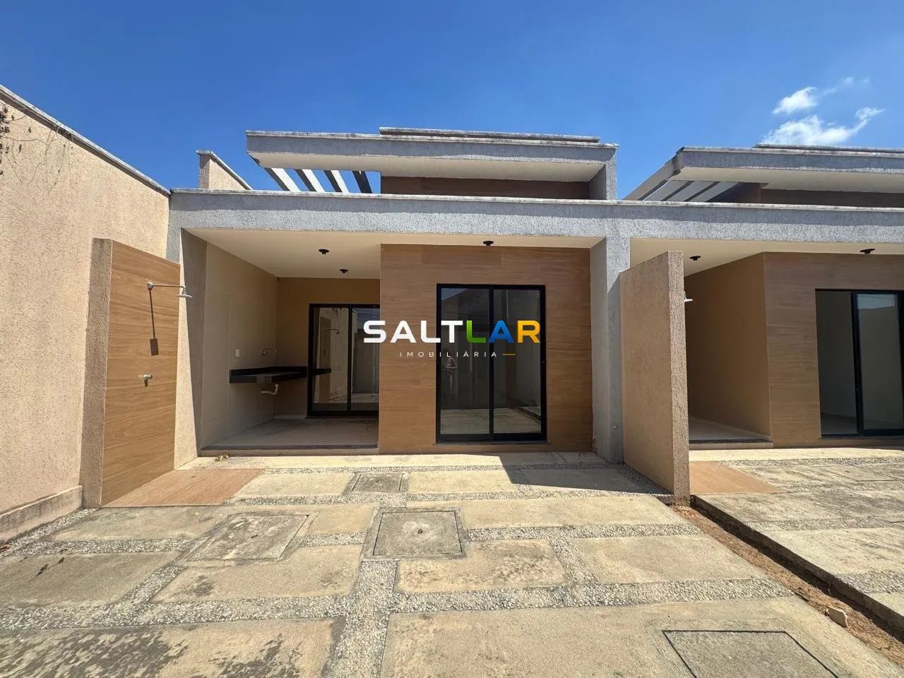 CASA À VENDA | EUSÉBIO | 3 SUÍTES / 2 VAGAS