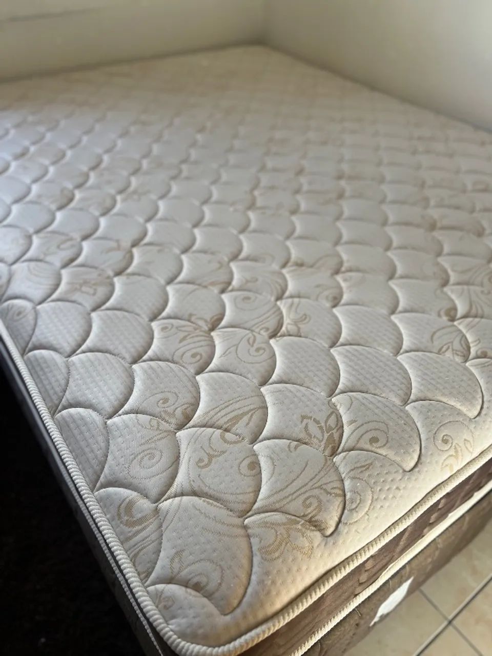 Cama box king + colchão solar  - Foto 3