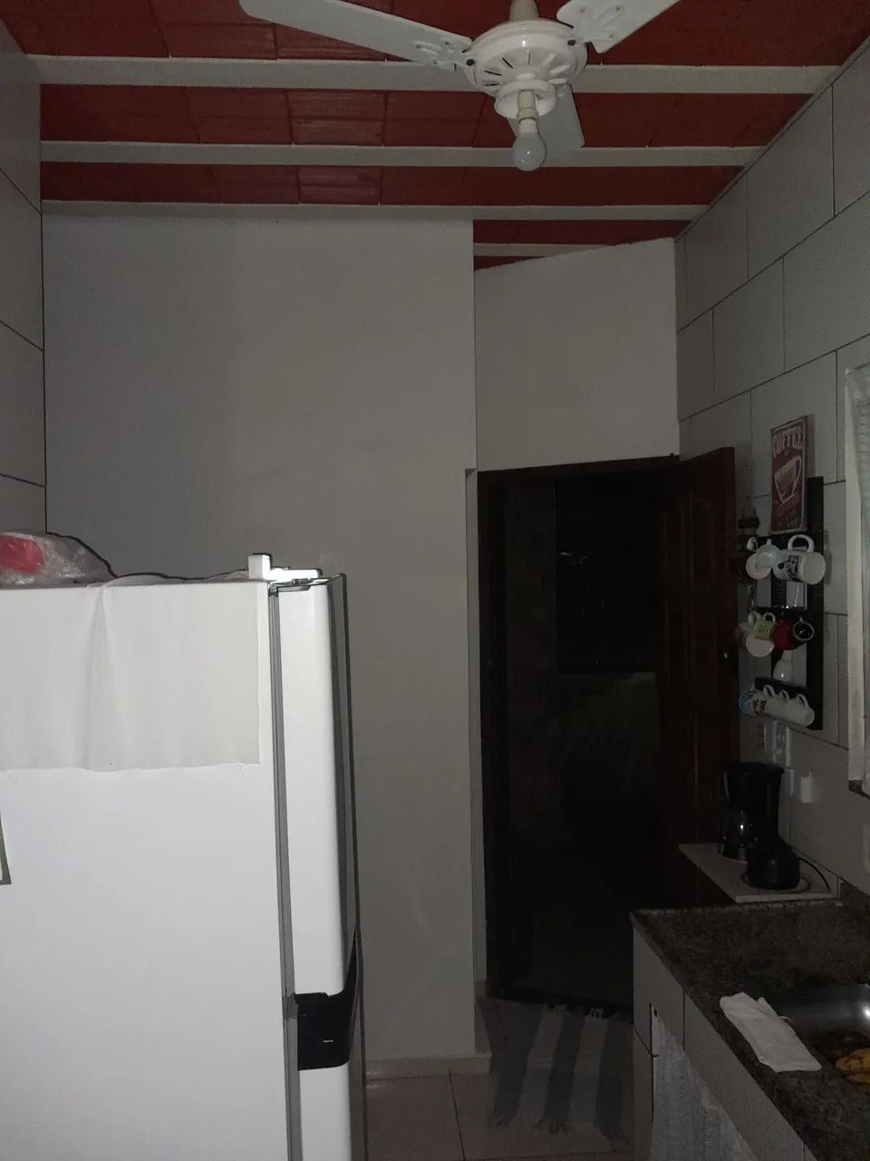 VENDO CASA SEMI MOBILIADA, COM ANEXO