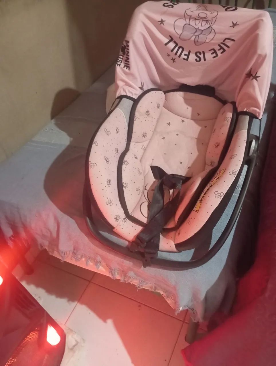 Cadeirinha para carro e bebê 