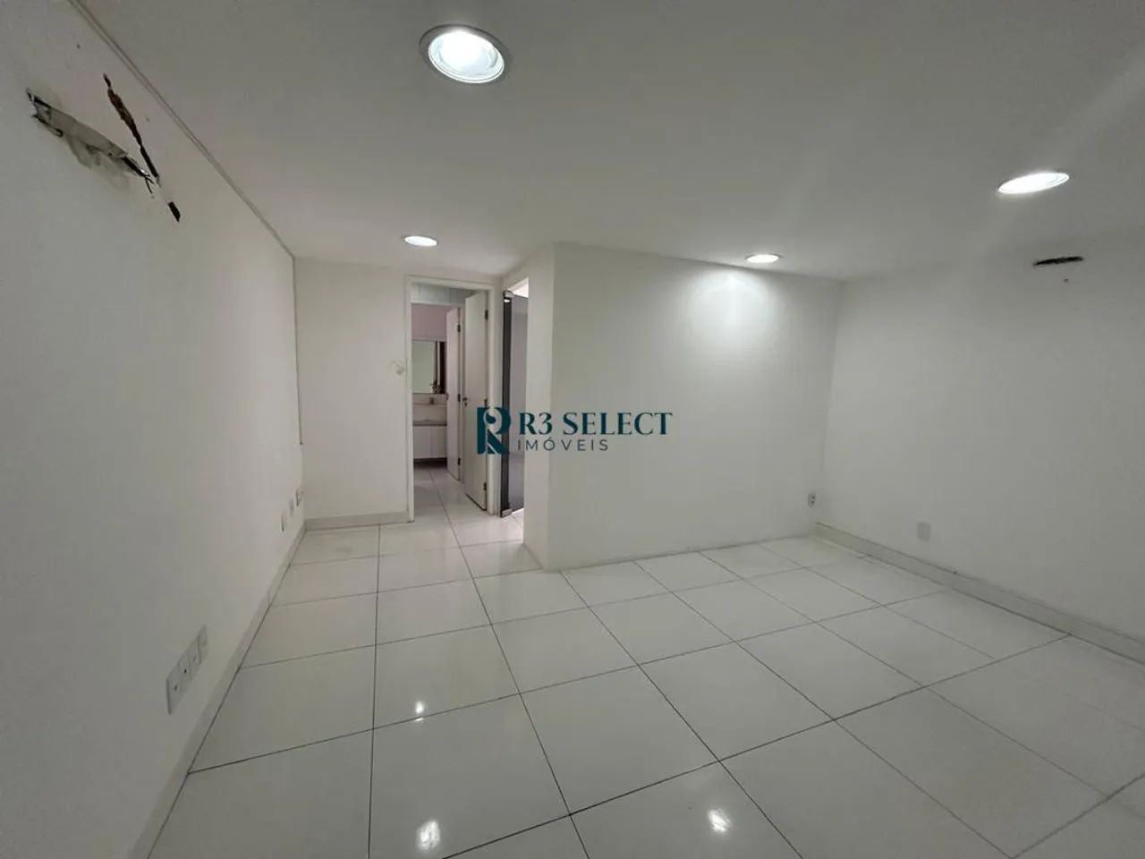 Alugo Sala Comercial na Ponta Verde | Empresarial Leonardo Da Vinci