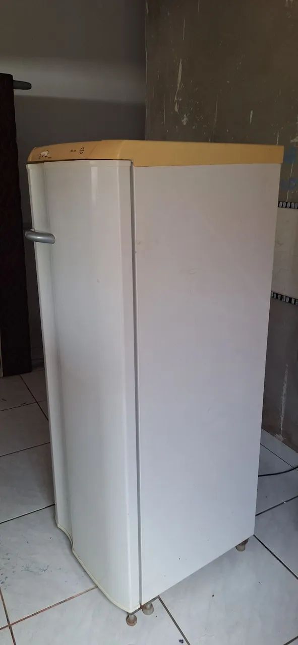 Geladeira marca eletrolux - Foto 4