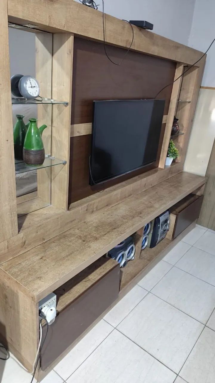 Estante MDF moderna com espelho e luz led