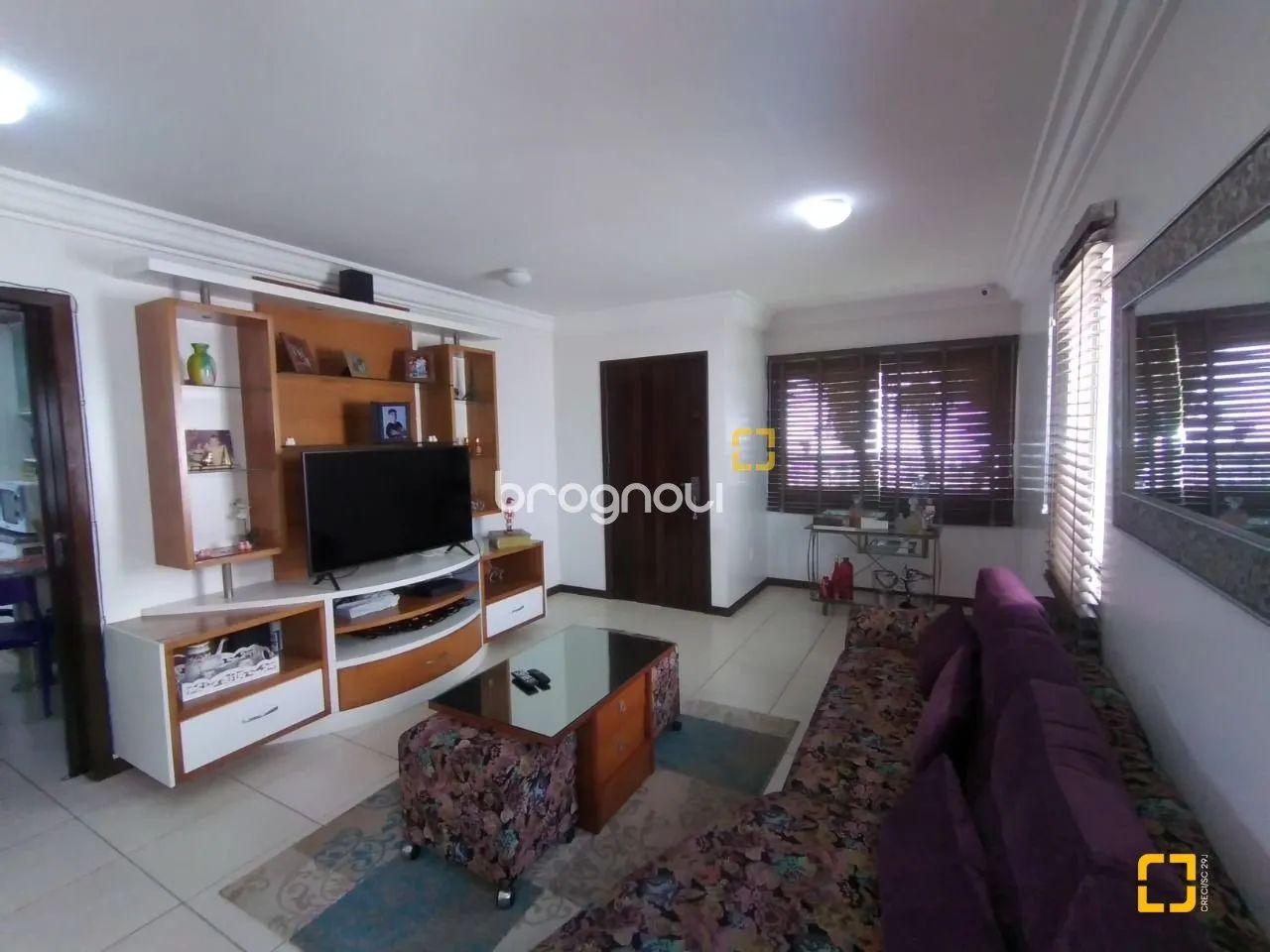 Casa com 4 quartos, todos suítes, em Coqueiros - Foto 2