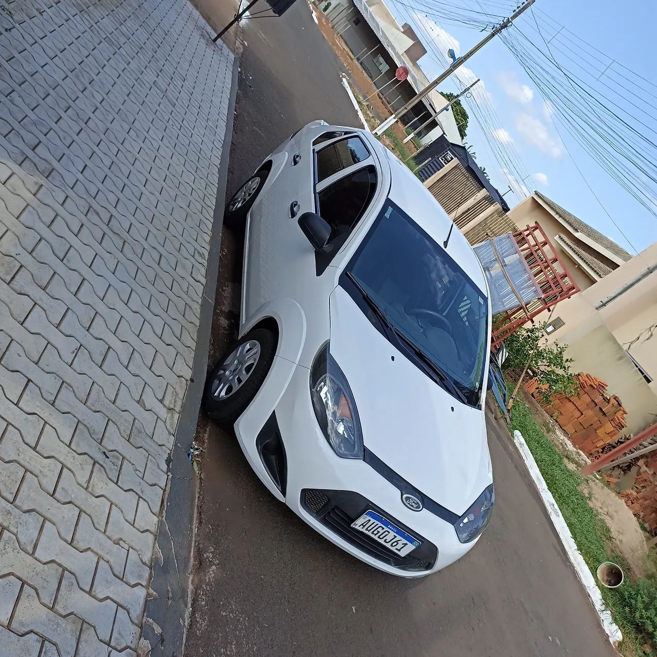 Ford Fiesta Fiesta Sedan 1.0 8V Flex 4p 2012