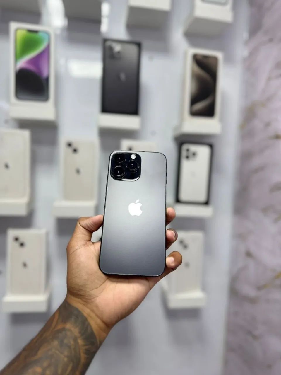 IPHONE 14 PRO 256GB PRETO<br>R$ 3.499,00