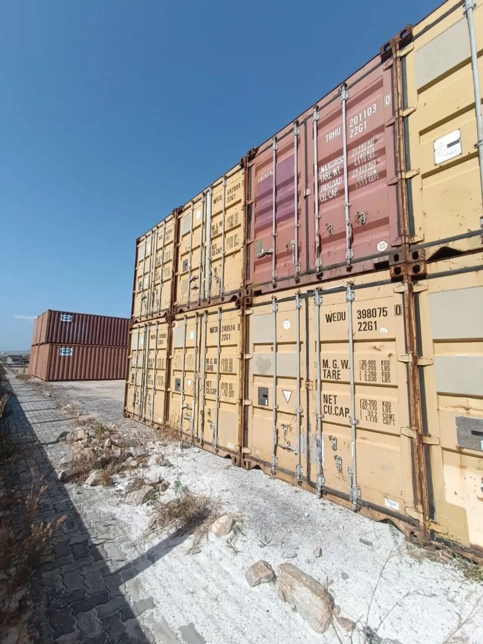 Containers de 6 a 12 metros 