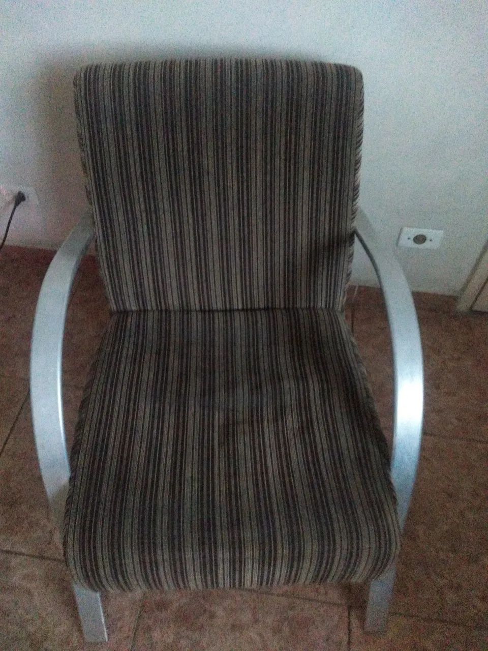 Poltronas Antigas Retrô com Braços em Alumínio - Par ou Unitária - Foto 5