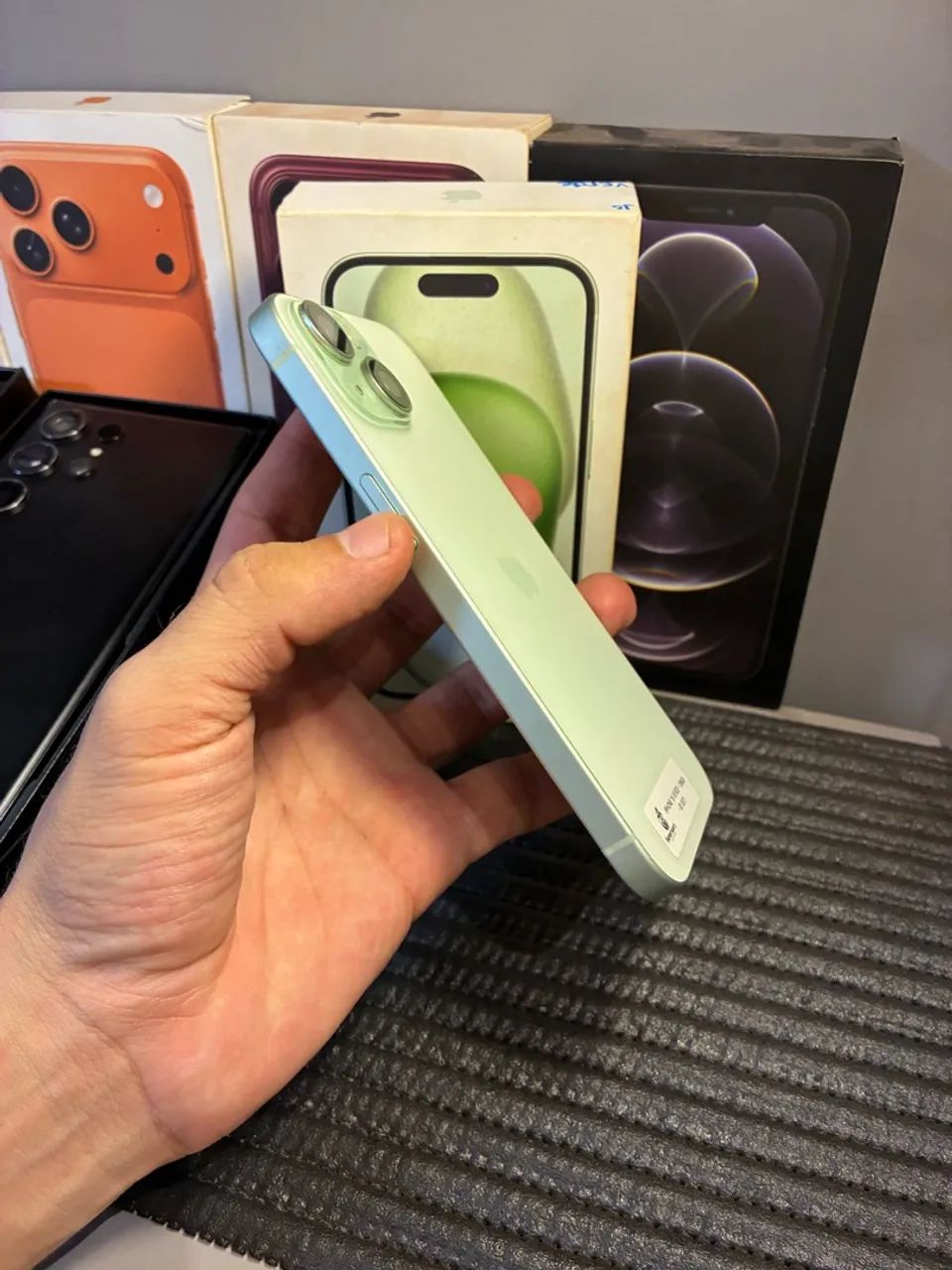 iPhone 15 - 128GB ( verde )  - Foto 2