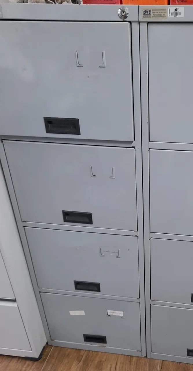 Vendo arquivo com 04 gavetas ferro  - Foto 2