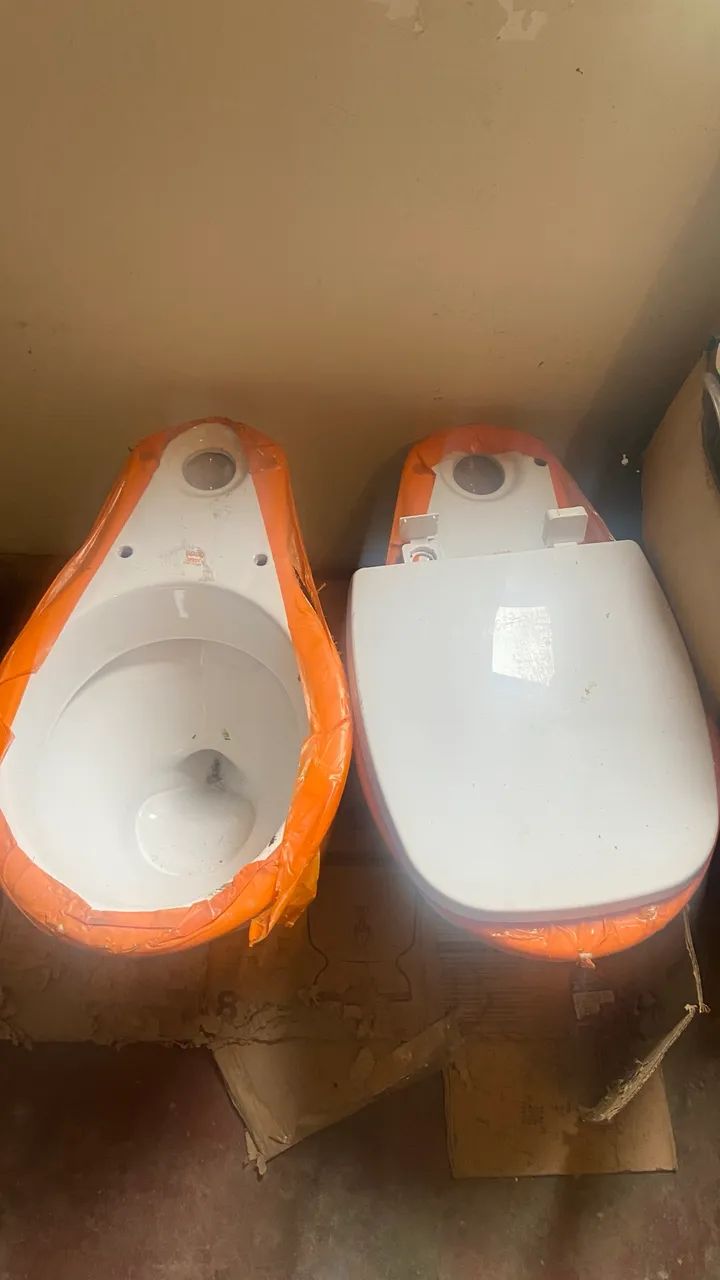 2 vasos sanitário branco  - Foto 2