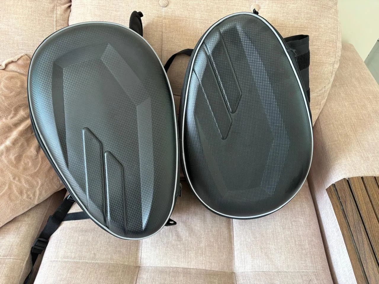 Baú universal para moto