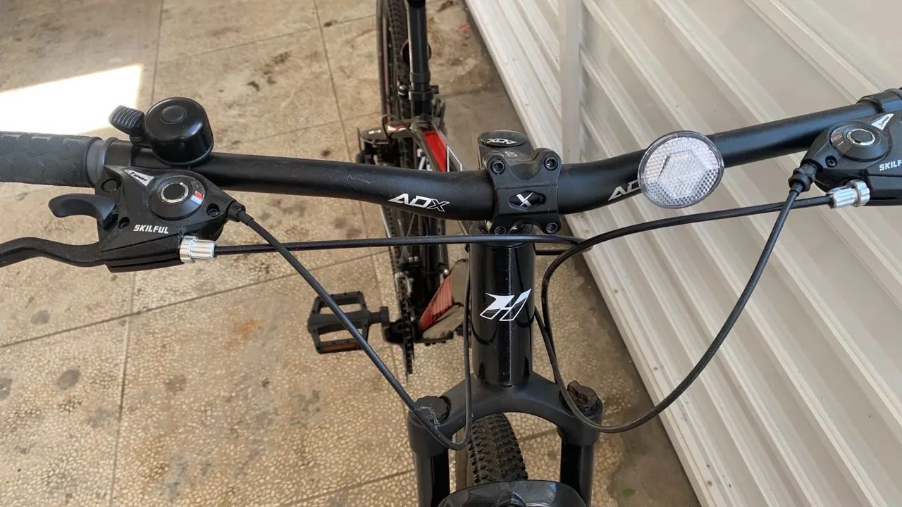 Bicicleta nova, sem uso, apenas tirada da caixa e montada!! - Foto 5