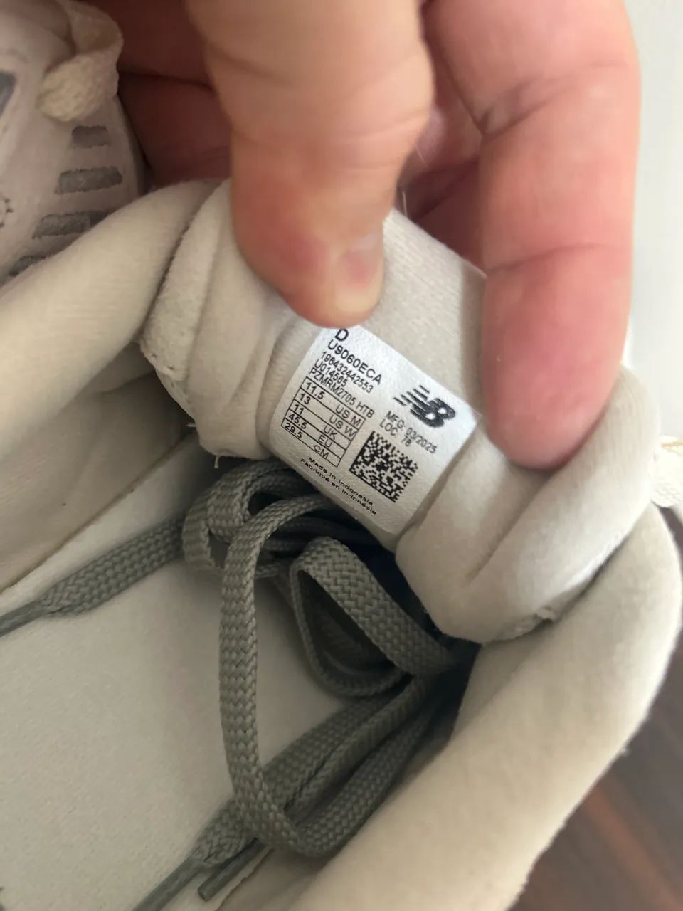 Tênis New balance 9060 Branco e cinza original 43/44 - Foto 3