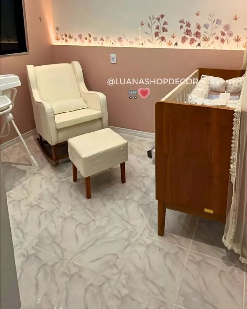 Poltrona Amamentação Luxo com puff grátis  - Foto 3