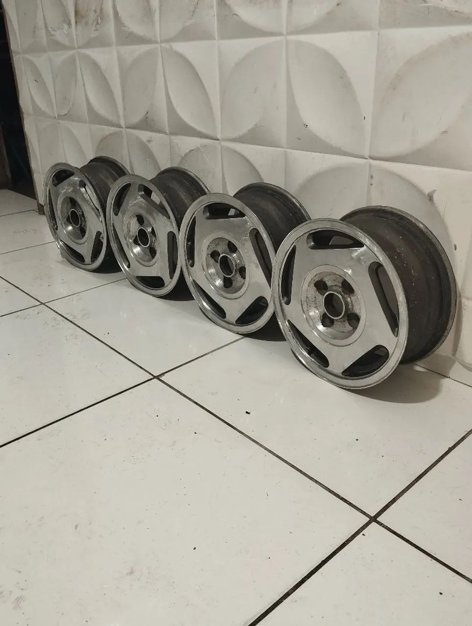 Vende-se rodas de liga leve  furação 4 por 100 dá no gol para impeach Chevrolet - Foto 5