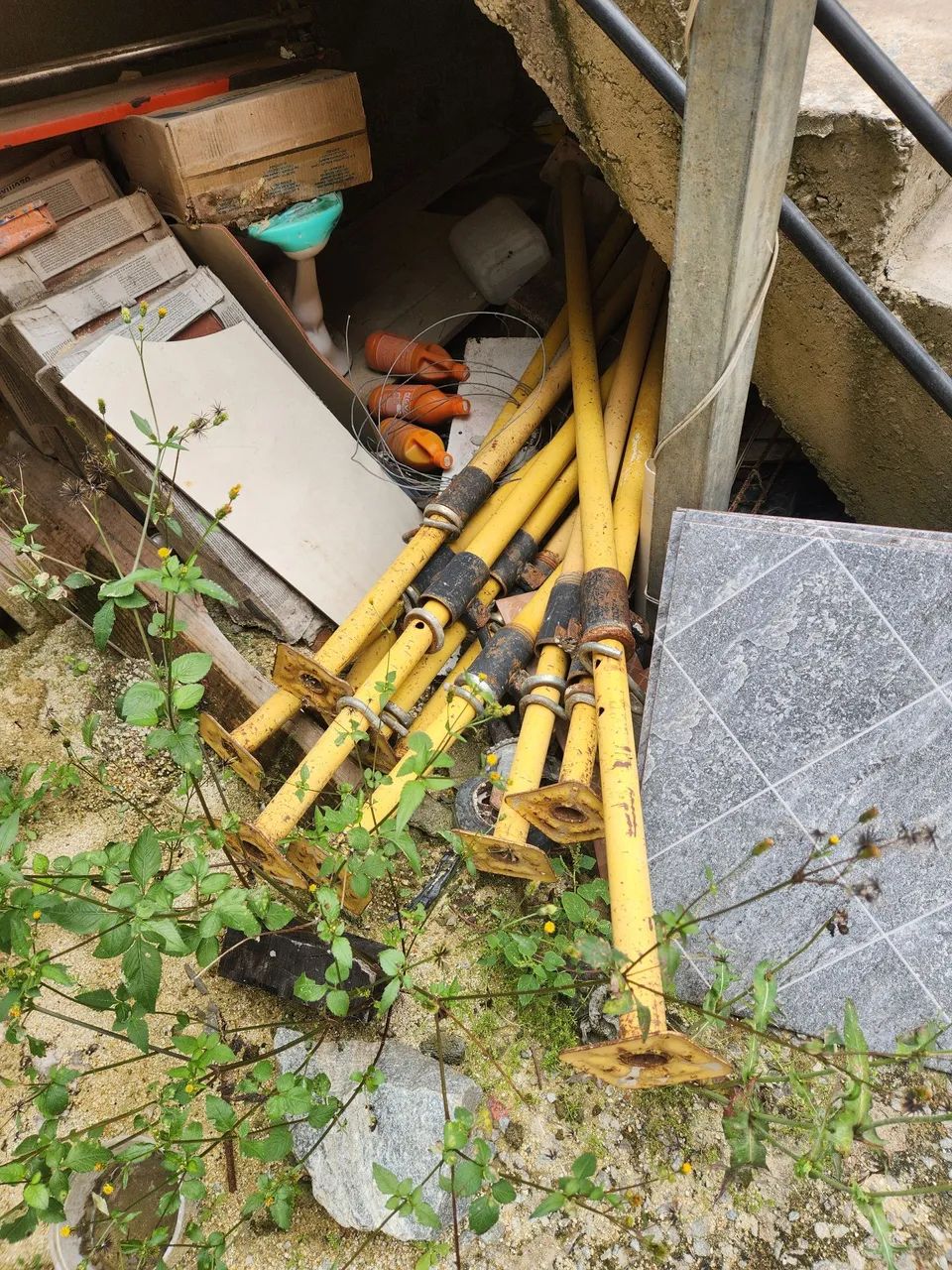 Escoras Reguláveis para Lage.