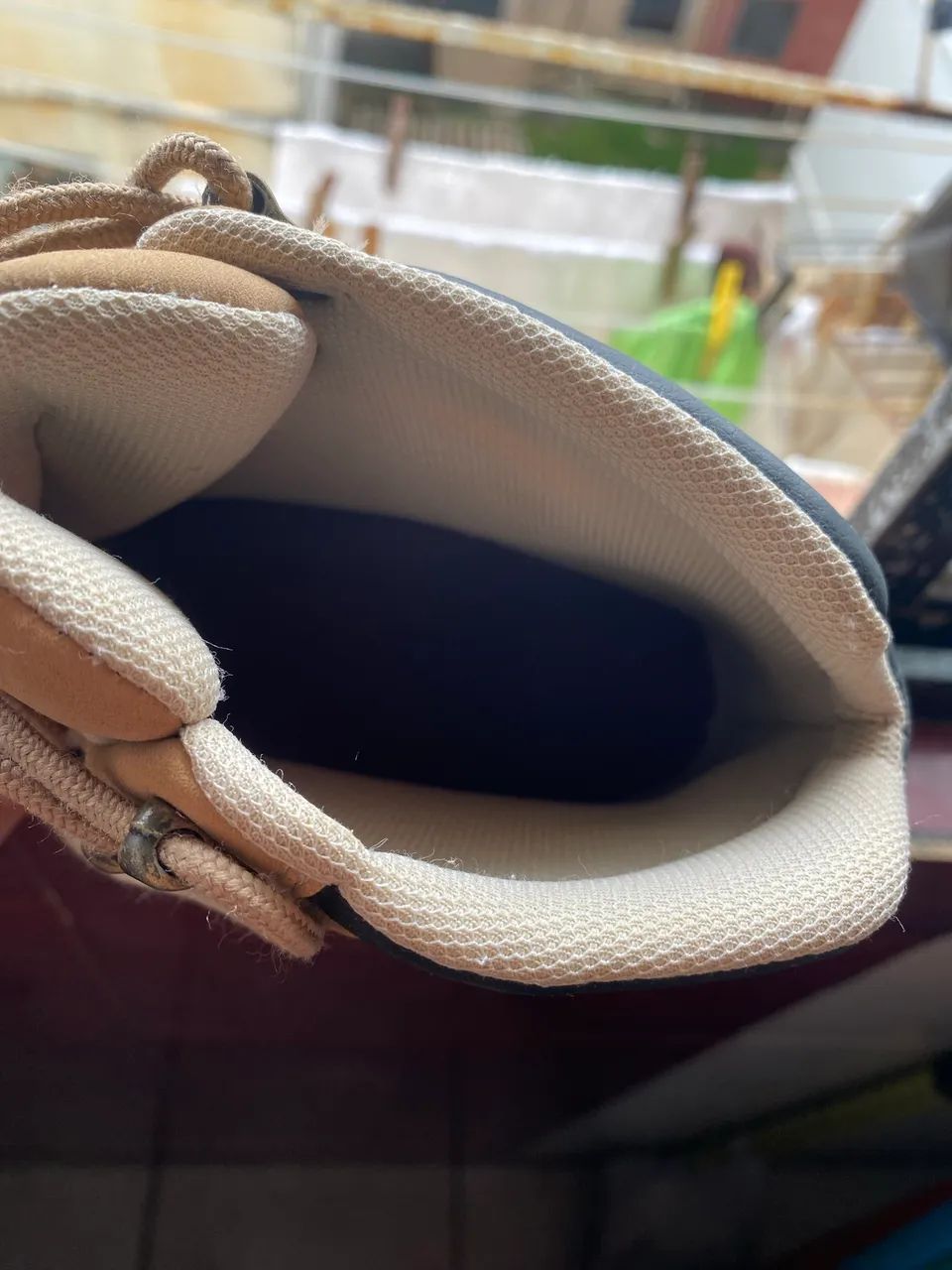 Bota caterpilar usada única vez  - Foto 4