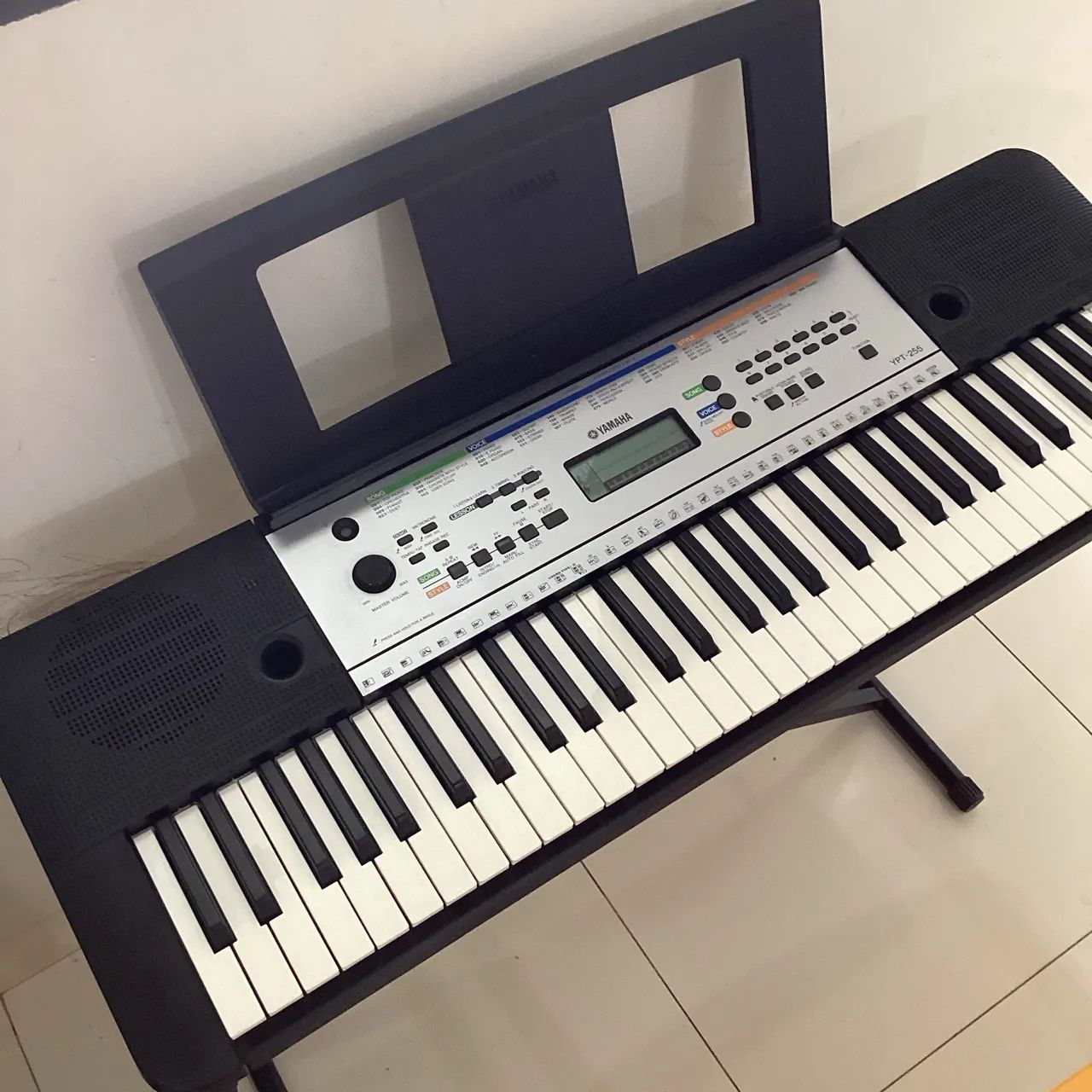 Teclado Yamaha YPT E255 (novinho) - Foto 5