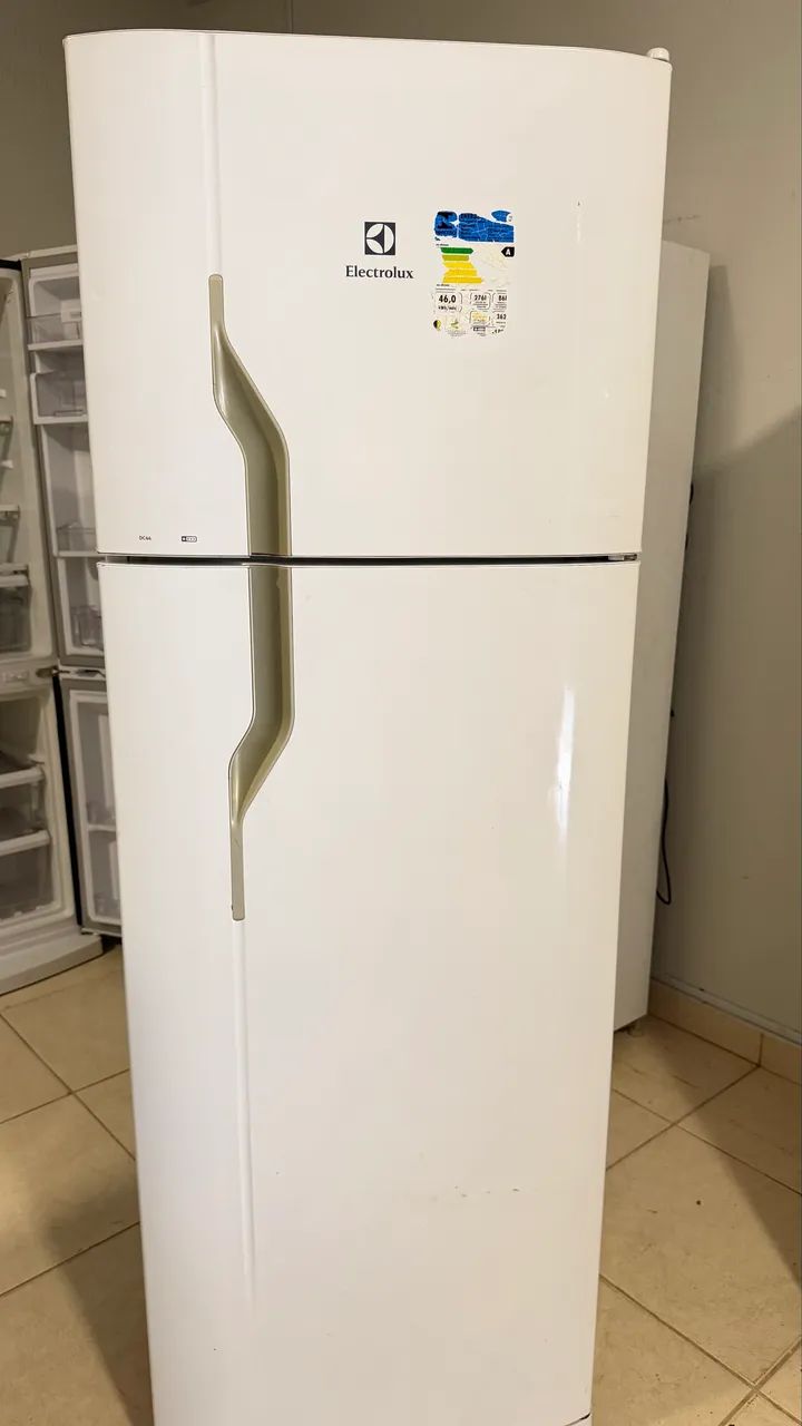 Geladeira Eletrolux Duplex 220 funcionando perfeitamente  - Foto 3