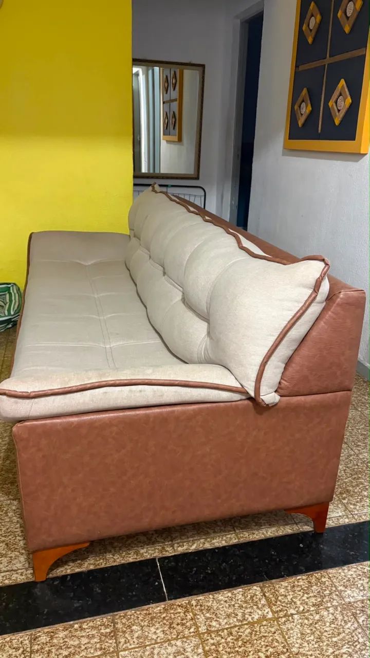 Vendo Sofá 3 lugares extremamente conservado 