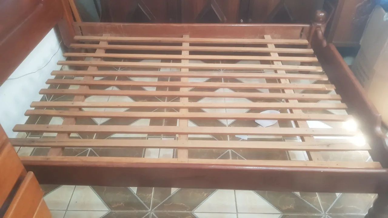 CAMA DE MADEIRA RELÍQUIA  - Foto 4