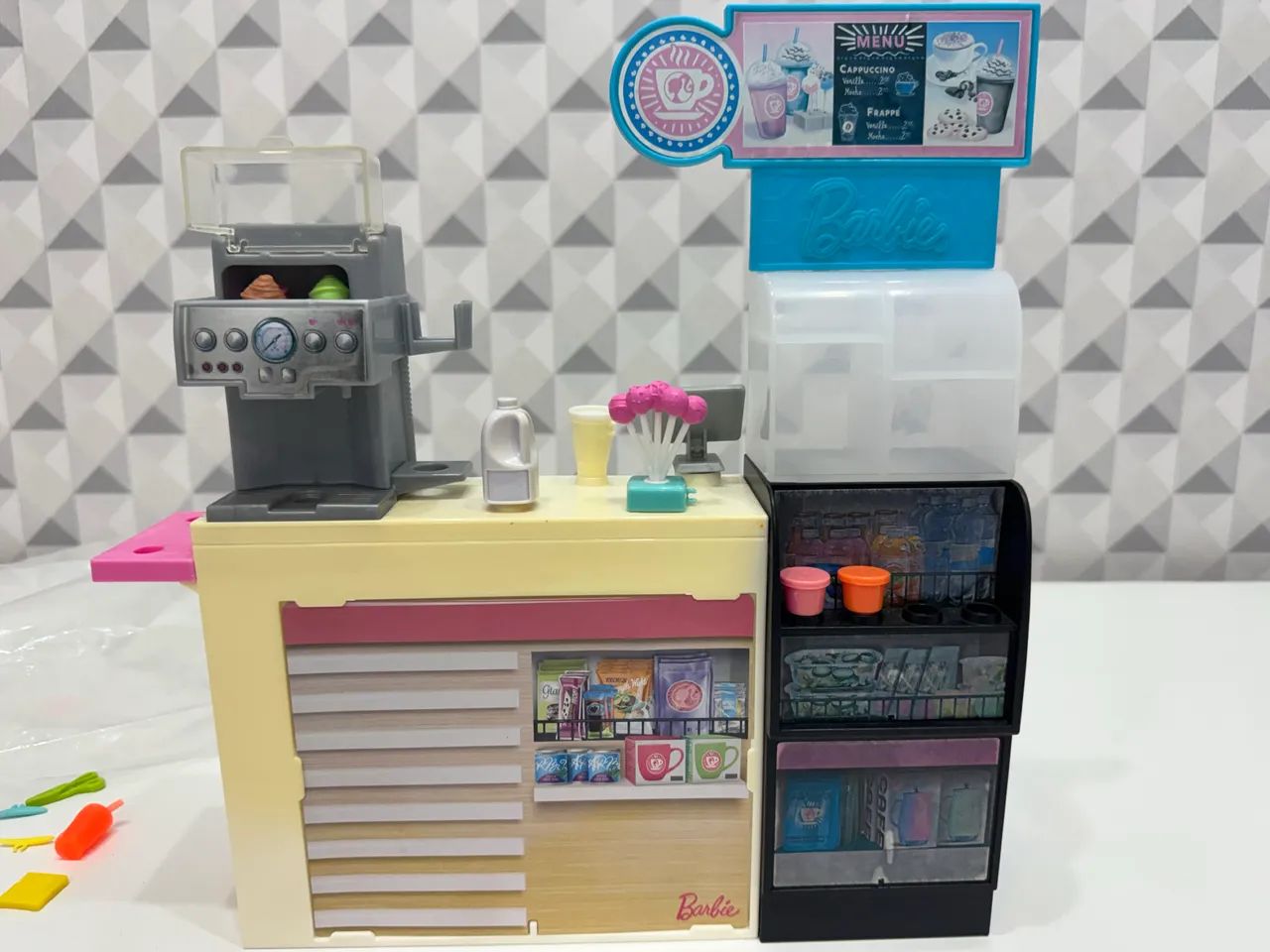 Barbie Cafeteria com acessórios 