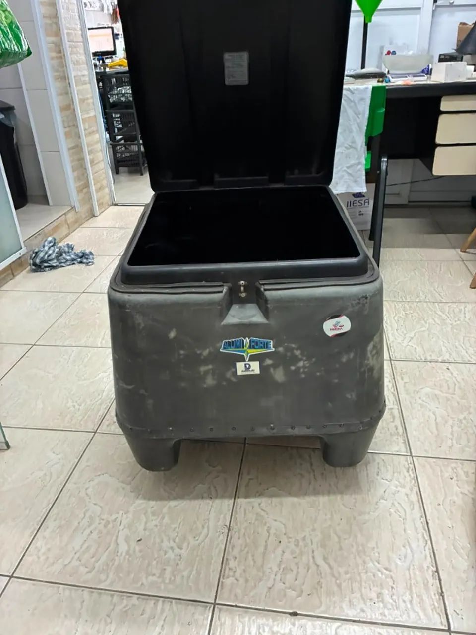 Bau de moto 80 Litros, Com Suporte para Moto