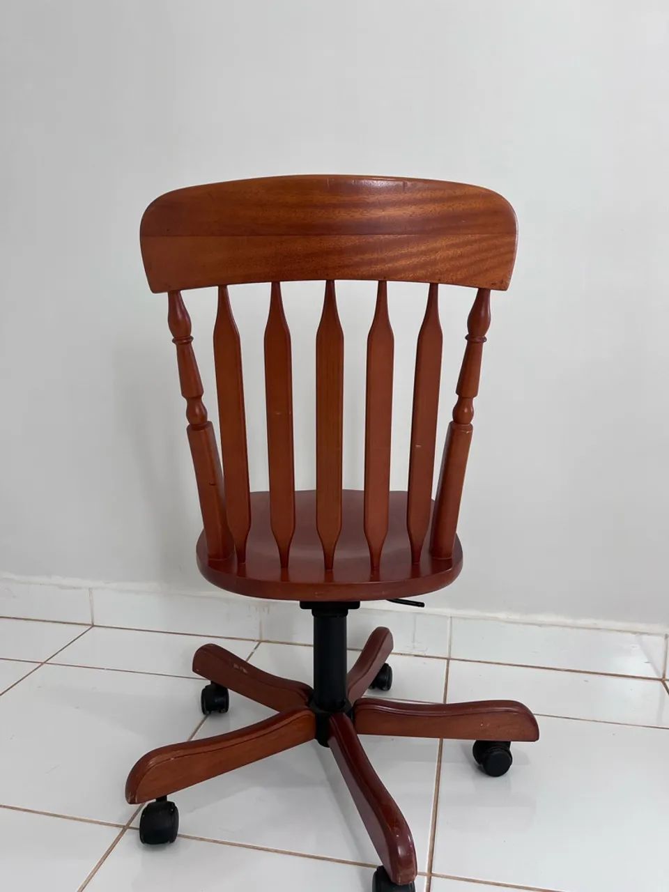 Vendo Cadeira de Madeira  - Foto 2