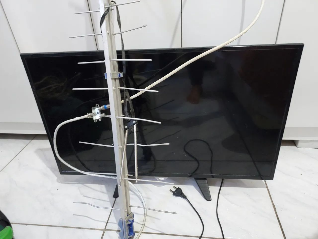 TV 32P com defeito vai  junto antena externa - Foto 2