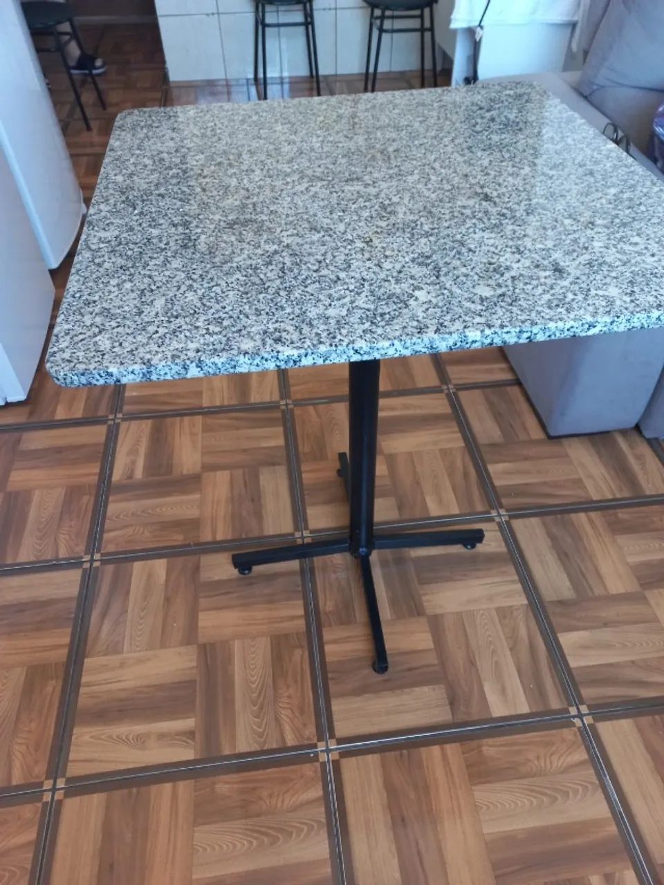 ? MESA COM TAMPO DE MÁRMORE/GRANITO - R$ 100 ? - Foto 3