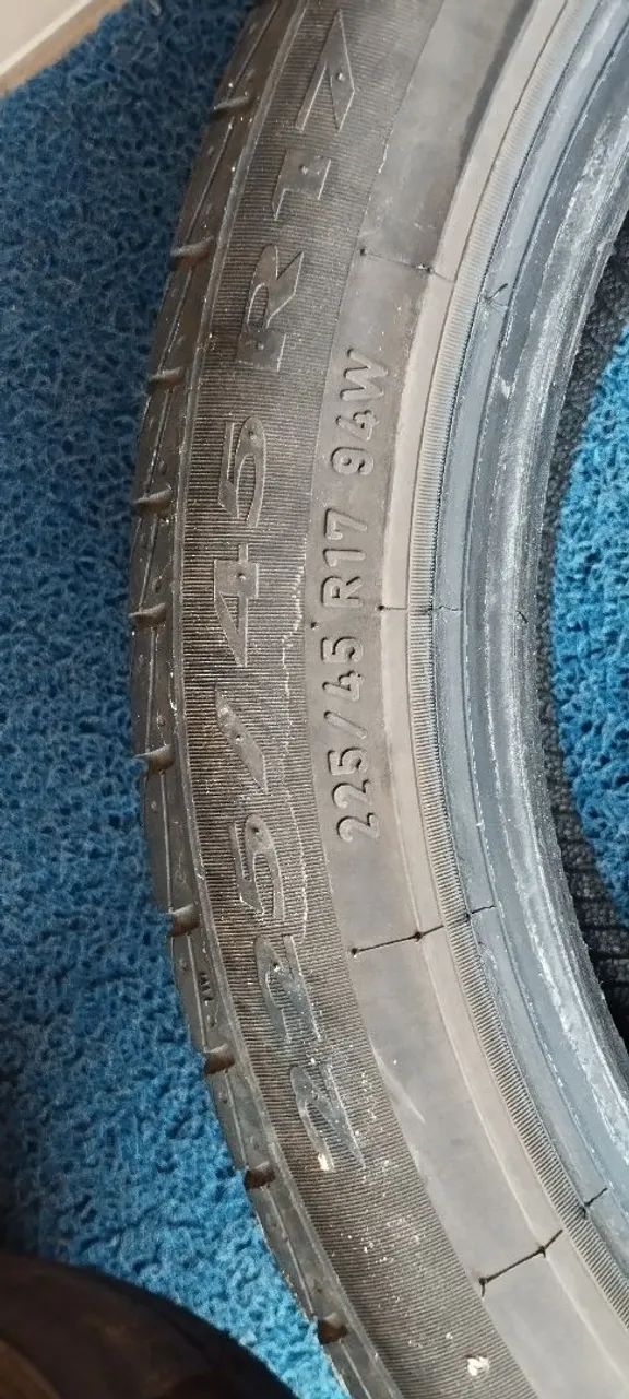 Vendo par de pneus - Pirelli 225/45 R17 - Foto 2