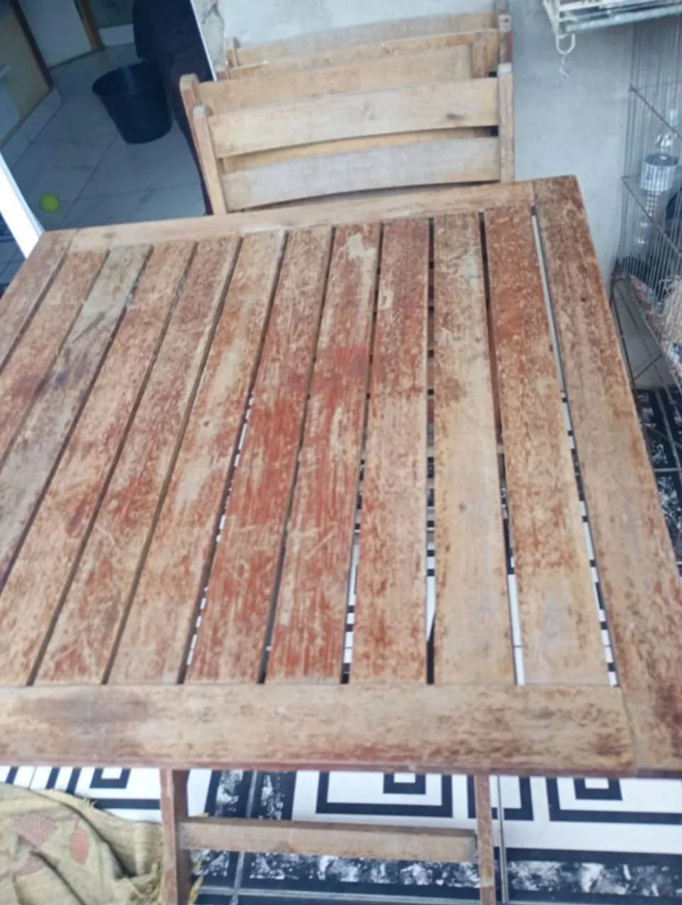 Mesa dobrável de madeira maciça com 4 cadeiras - Foto 2
