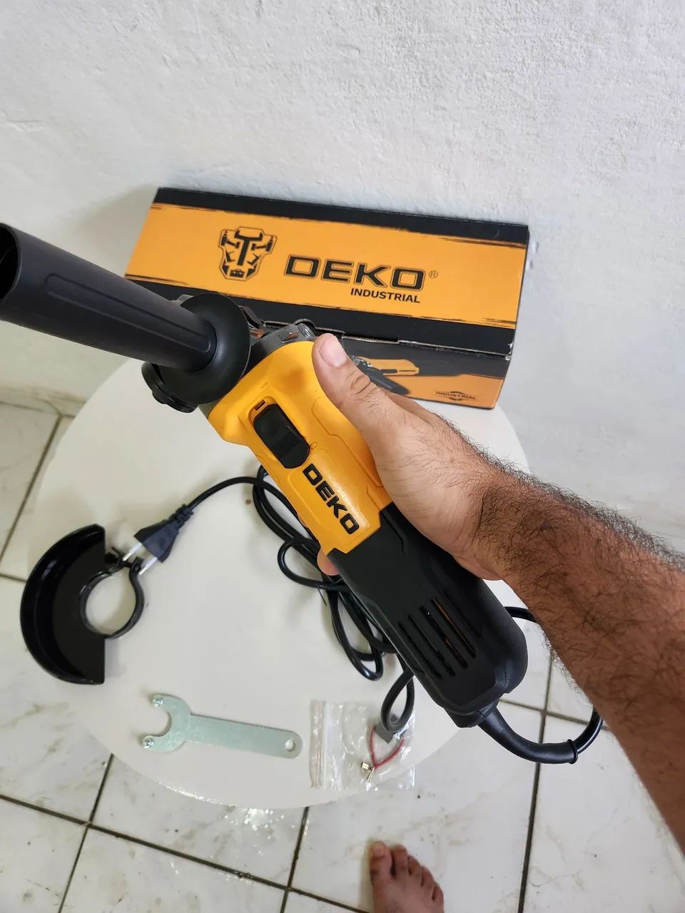 Lixadeira Esmerilhadeira Deko - Foto 4