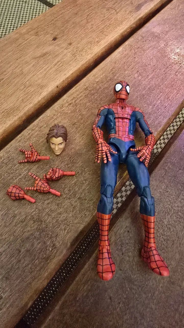 Marvel Legends- Spider-Man Ultimate Homem-Aranha 