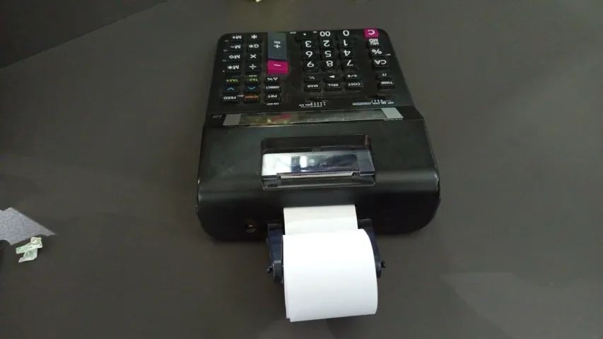 Calculadora de impressão Casio HR-150RC com visor de 12 dígitos (Usada) - Foto 2