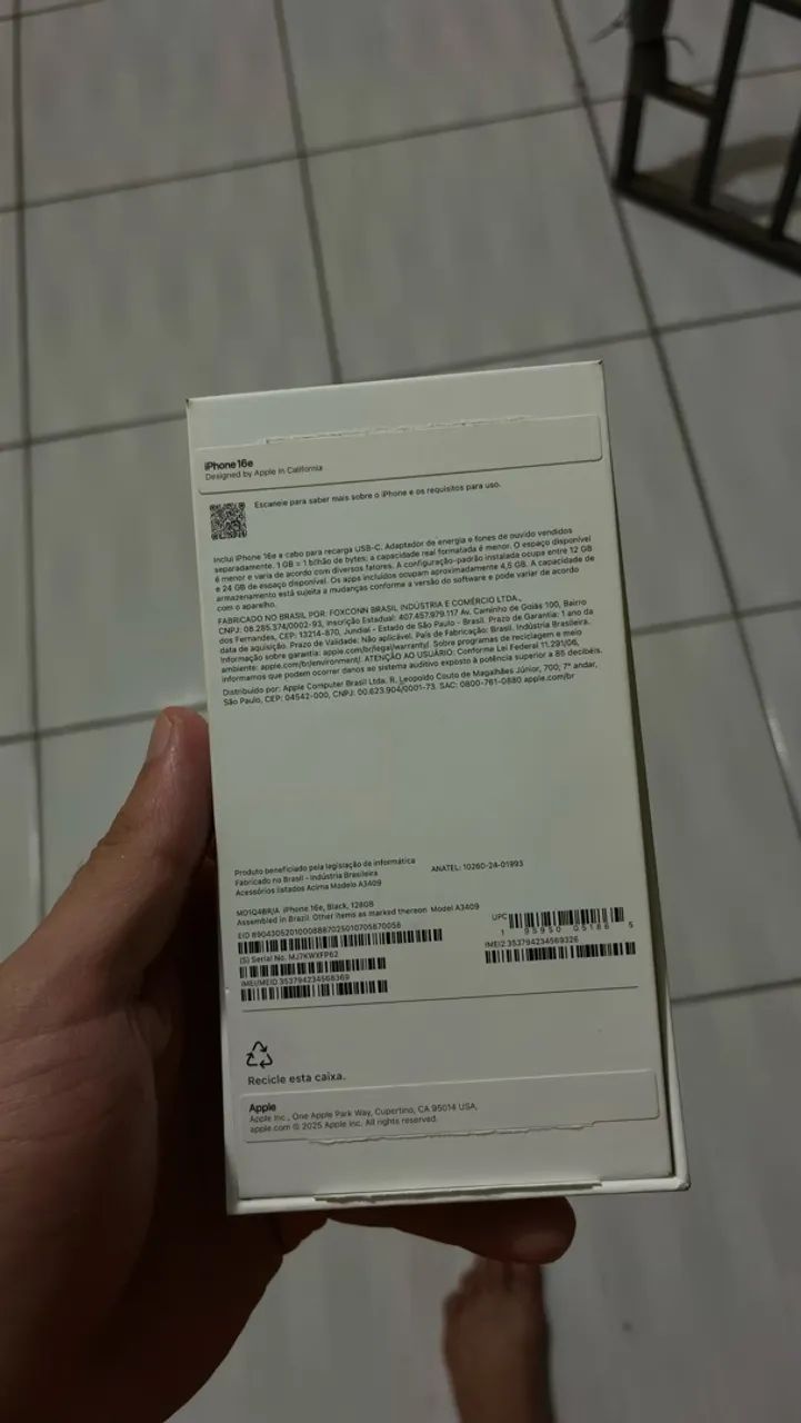 Caixa do iPhone 16e