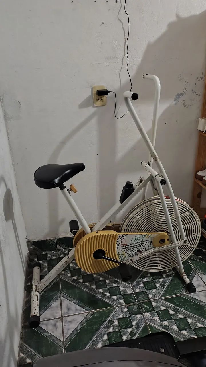 Bicicleta ergométrica e Elíptico 