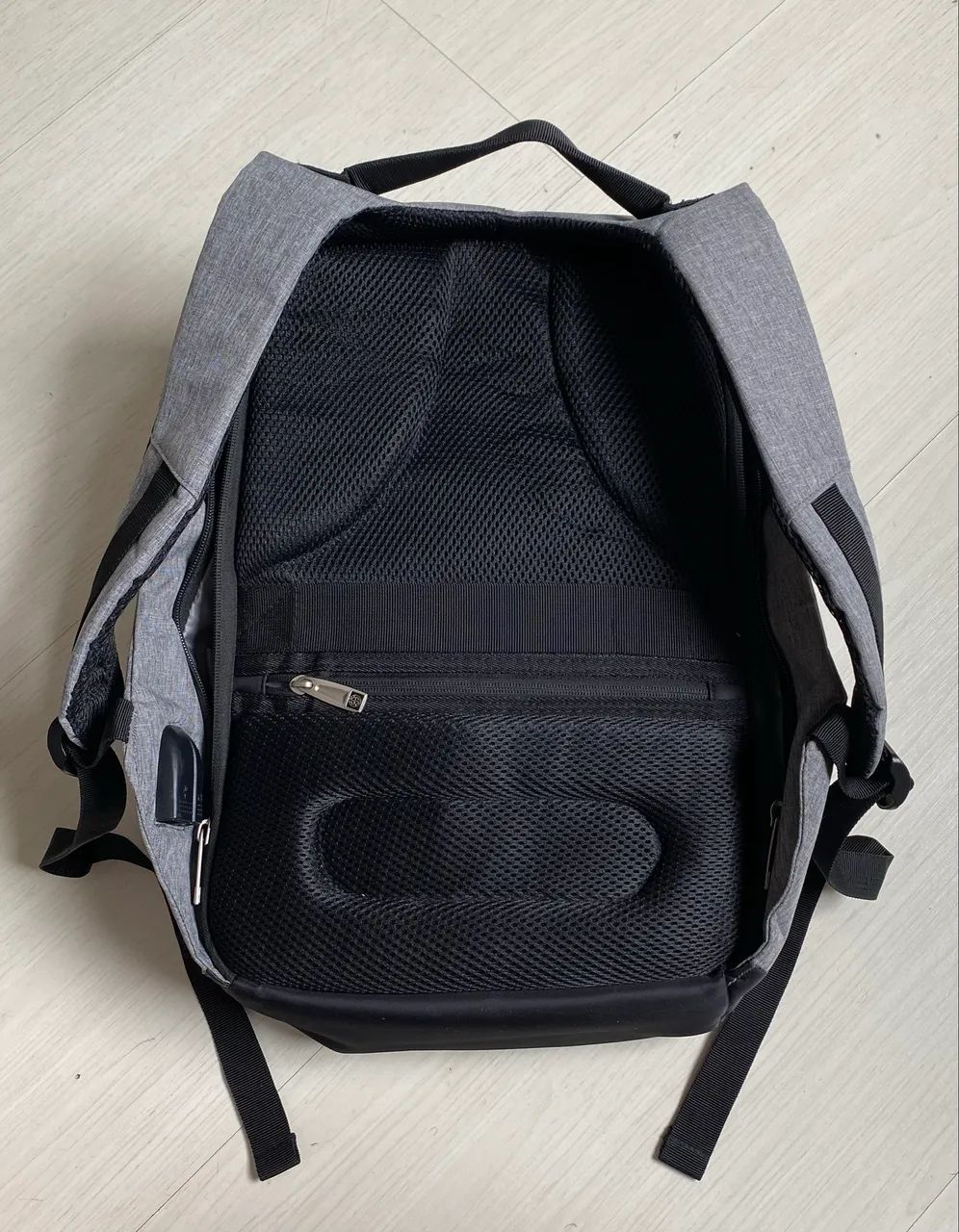 Mochila UP preta e cinza - Foto 3